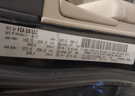 2018 Jeep Grand Cherokee Overland 4X4 z USA, uszkodzony, nr VIN 1C4RJFCTXJC452650